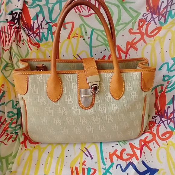 Dooney & Bourke Handbags - DOONEY & BOURKE satchel
